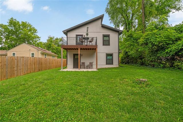 9325 Walnut Street, Kansas City, MO 64114
