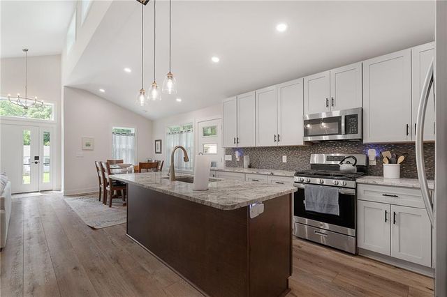 9325 Walnut Street, Kansas City, MO 64114