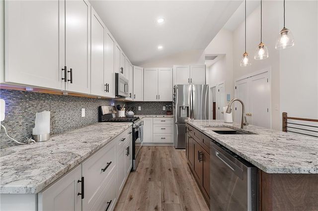 9325 Walnut Street, Kansas City, MO 64114