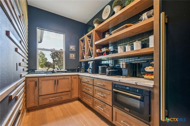 173 Via Lago, Belton, TX 76513