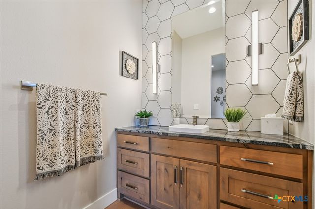 173 Via Lago, Belton, TX 76513