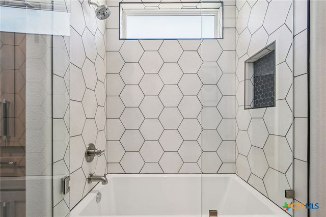 173 Via Lago, Belton, TX 76513