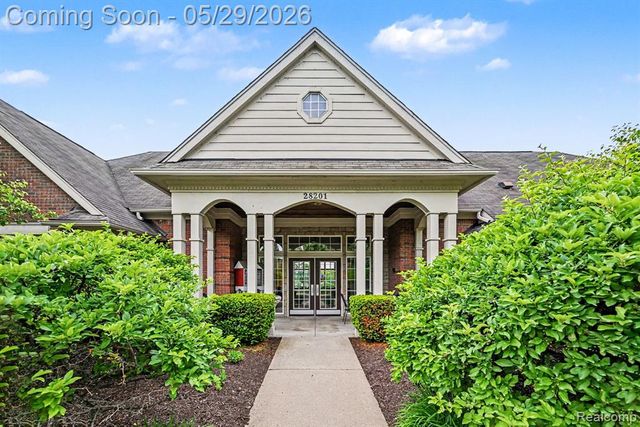 28614 Cottage Lane, New Hudson, MI 48165