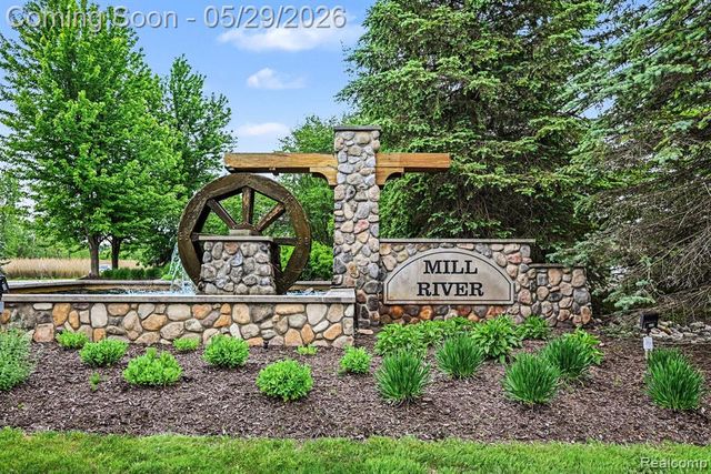 28614 Cottage Lane, New Hudson, MI 48165