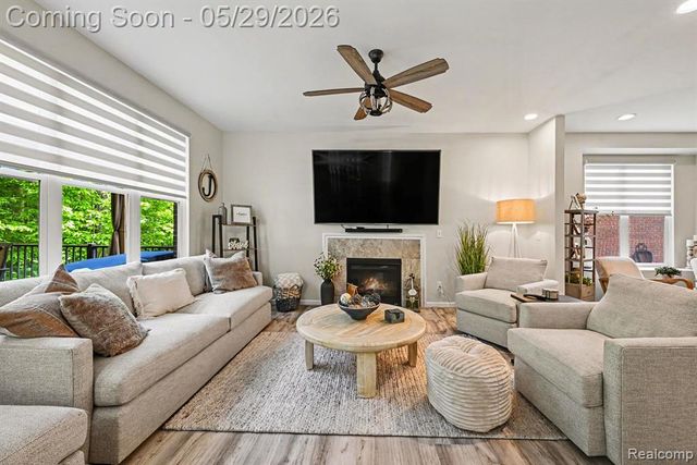 28614 Cottage Lane, New Hudson, MI 48165