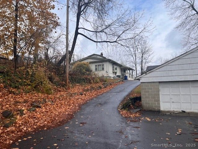 936 Chopsey Hill Road, Bridgeport, CT 06606