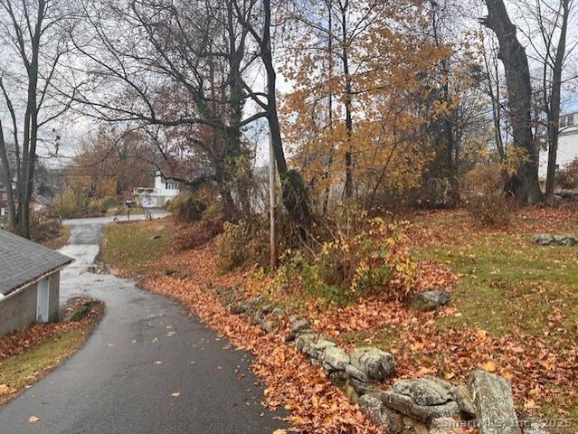 936 Chopsey Hill Road, Bridgeport, CT 06606