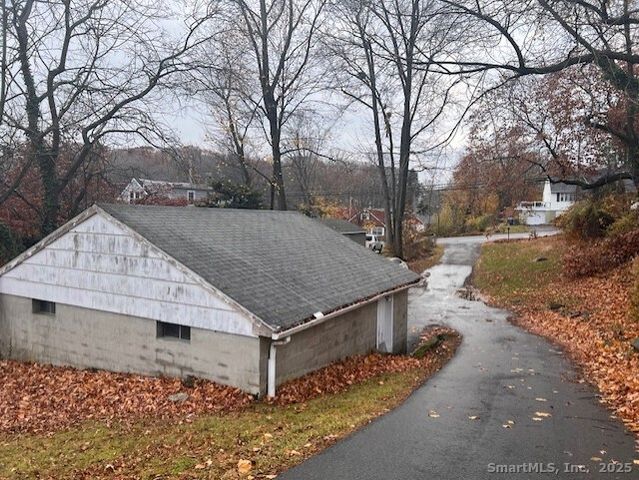 936 Chopsey Hill Road, Bridgeport, CT 06606