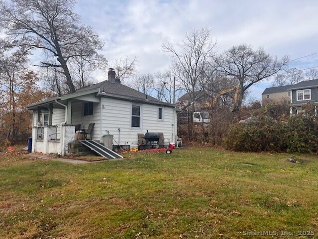 936 Chopsey Hill Road, Bridgeport, CT 06606