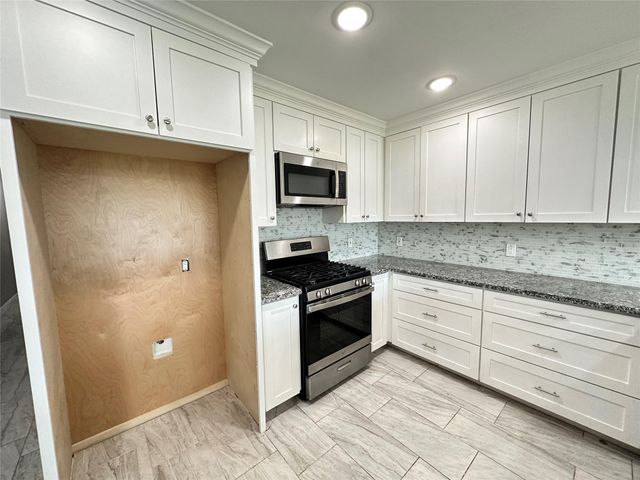 12703 W Hardy Road, Houston, TX 77037