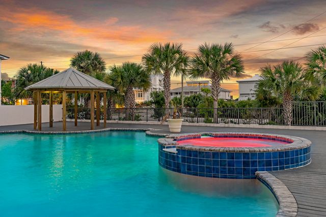 37 W Seahorse Circle, Santa Rosa Beach, FL 32459