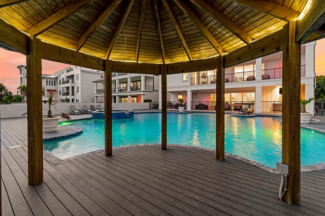 37 W Seahorse Circle, Santa Rosa Beach, FL 32459