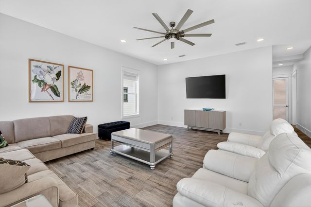 37 W Seahorse Circle, Santa Rosa Beach, FL 32459