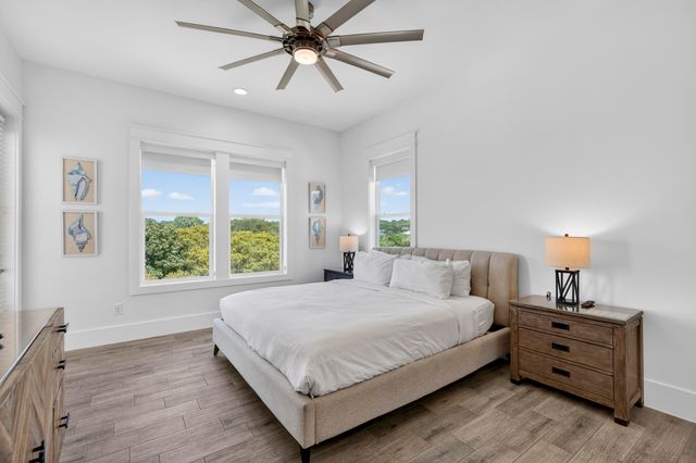 37 W Seahorse Circle, Santa Rosa Beach, FL 32459