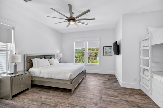 37 W Seahorse Circle, Santa Rosa Beach, FL 32459