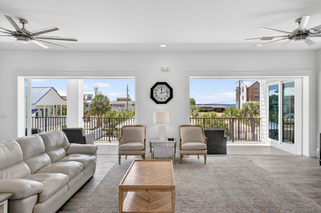 37 W Seahorse Circle, Santa Rosa Beach, FL 32459