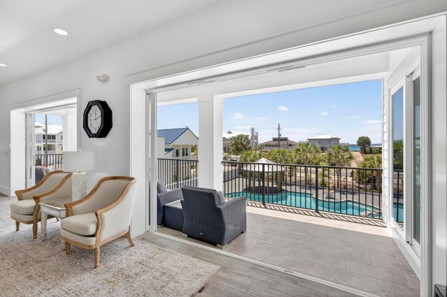 37 W Seahorse Circle, Santa Rosa Beach, FL 32459