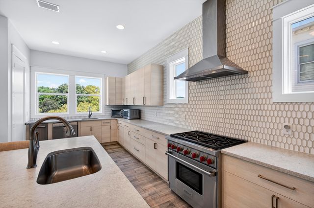 37 W Seahorse Circle, Santa Rosa Beach, FL 32459