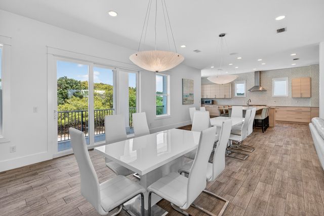 37 W Seahorse Circle, Santa Rosa Beach, FL 32459