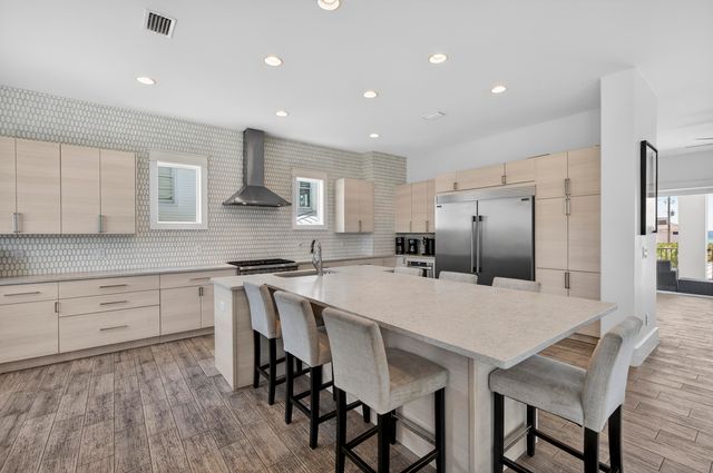 37 W Seahorse Circle, Santa Rosa Beach, FL 32459