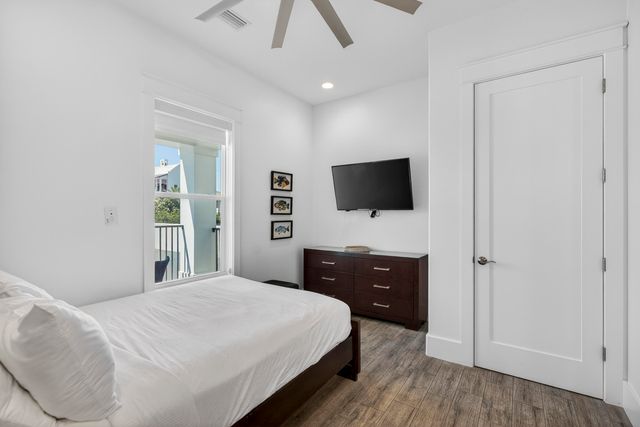37 W Seahorse Circle, Santa Rosa Beach, FL 32459