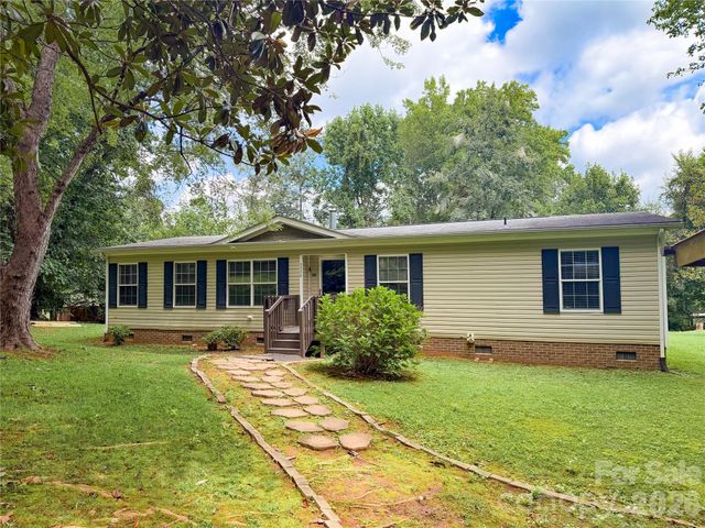 3556 Oakwood Avenue, Claremont, NC 28610