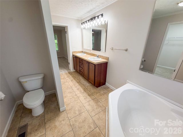 3556 Oakwood Avenue, Claremont, NC 28610