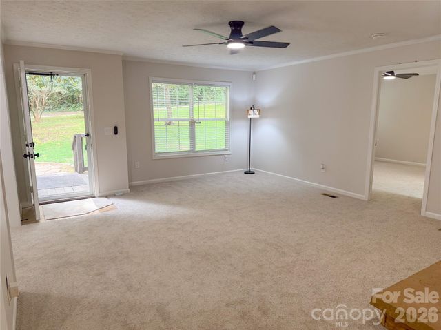 3556 Oakwood Avenue, Claremont, NC 28610