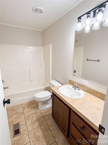 3556 Oakwood Avenue, Claremont, NC 28610