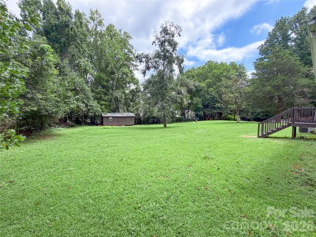 3556 Oakwood Avenue, Claremont, NC 28610