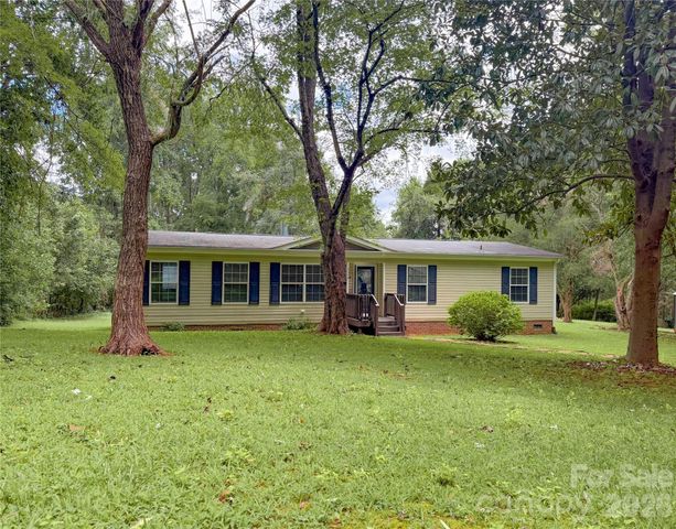 3556 Oakwood Avenue, Claremont, NC 28610