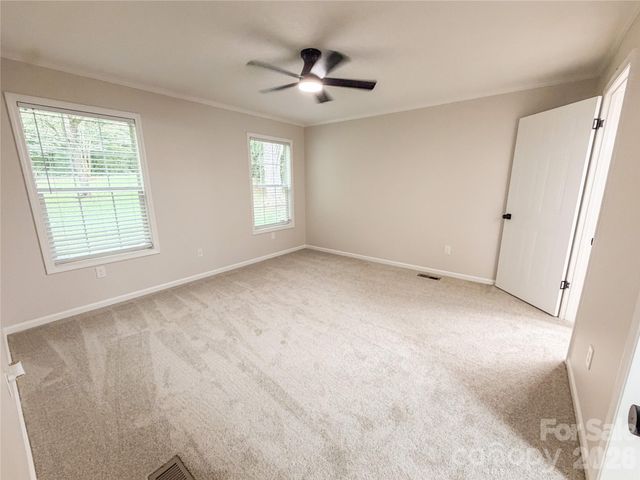3556 Oakwood Avenue, Claremont, NC 28610