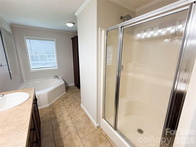 3556 Oakwood Avenue, Claremont, NC 28610