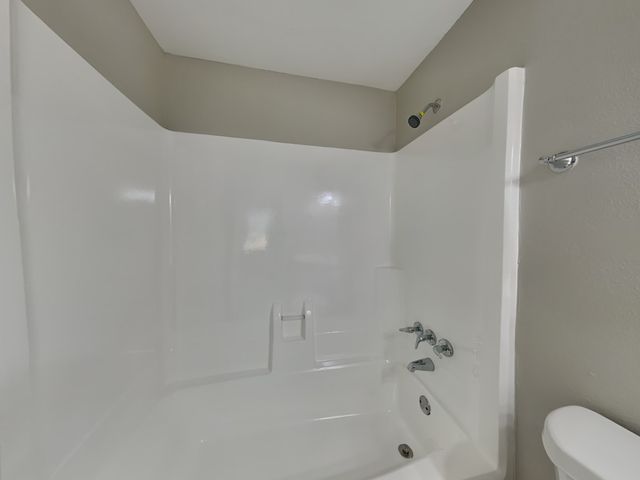 689 Hollandale Rd, La Vergne, TN 37086