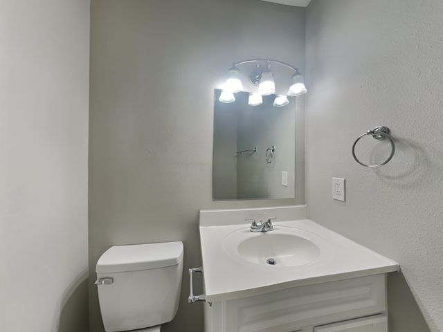 689 Hollandale Rd, La Vergne, TN 37086
