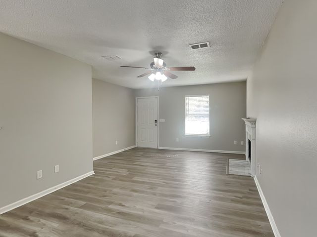 689 Hollandale Rd, La Vergne, TN 37086