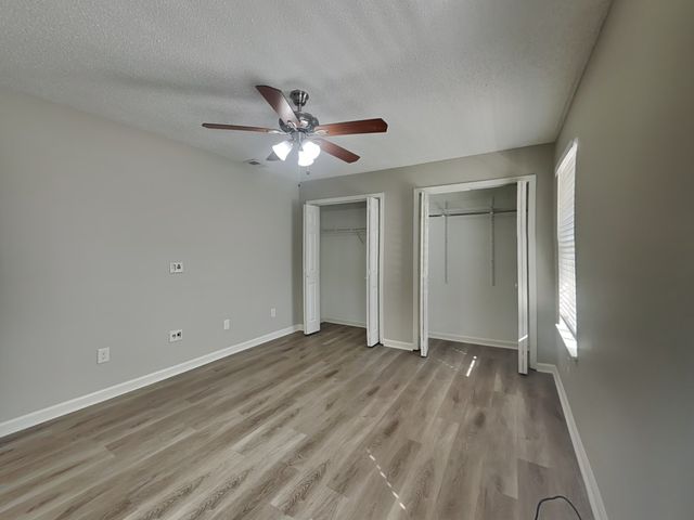 689 Hollandale Rd, La Vergne, TN 37086