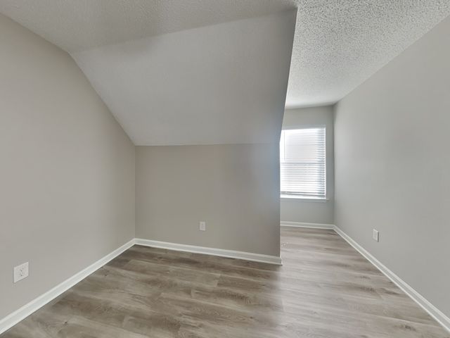 689 Hollandale Rd, La Vergne, TN 37086