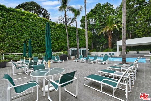 1131 Alta Loma Road 412, West Hollywood, CA 90069