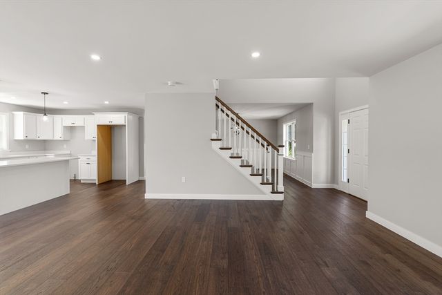 961 Wood St, Fall River, MA 02721