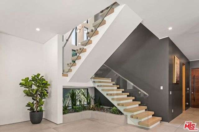 4527 Simpson Avenue, Studio City, CA 91607
