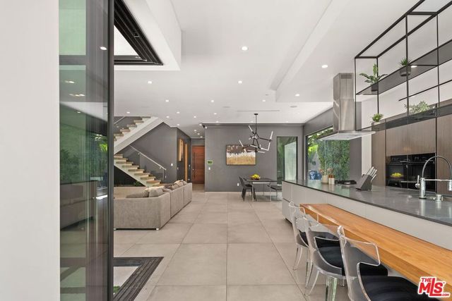 4527 Simpson Avenue, Studio City, CA 91607