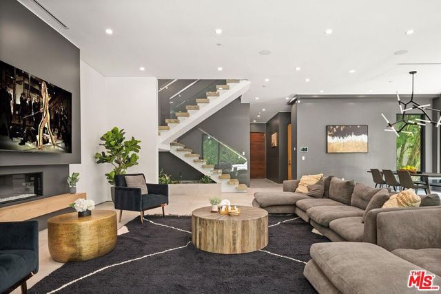 4527 Simpson Avenue, Studio City, CA 91607