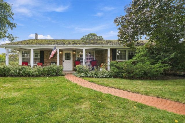 1750 Crestridge Lane, Eagan, MN 55122