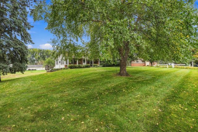 1750 Crestridge Lane, Eagan, MN 55122