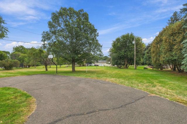 1750 Crestridge Lane, Eagan, MN 55122
