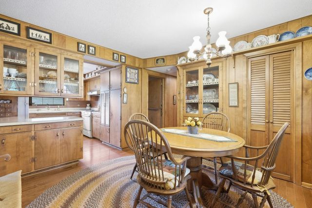 1750 Crestridge Lane, Eagan, MN 55122
