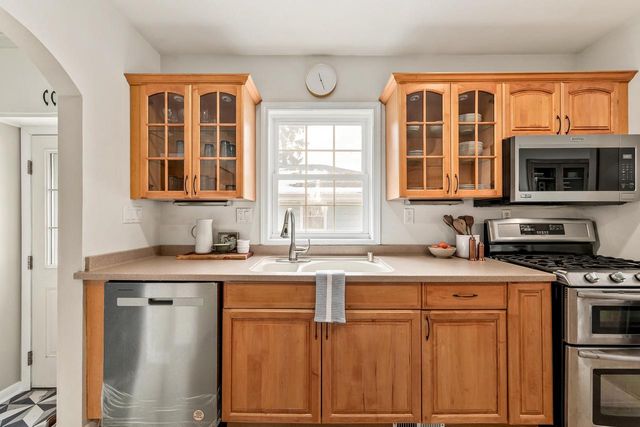 2210 N 107th STREET, Wauwatosa, WI 53226