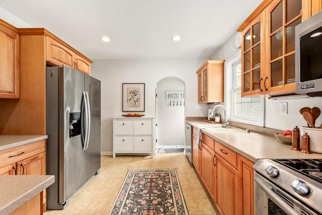 2210 N 107th STREET, Wauwatosa, WI 53226