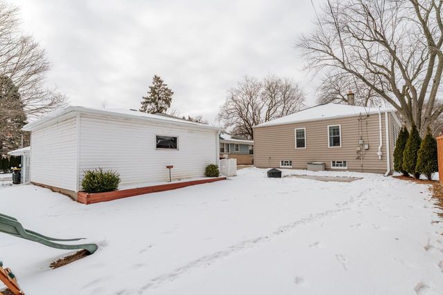 2210 N 107th STREET, Wauwatosa, WI 53226